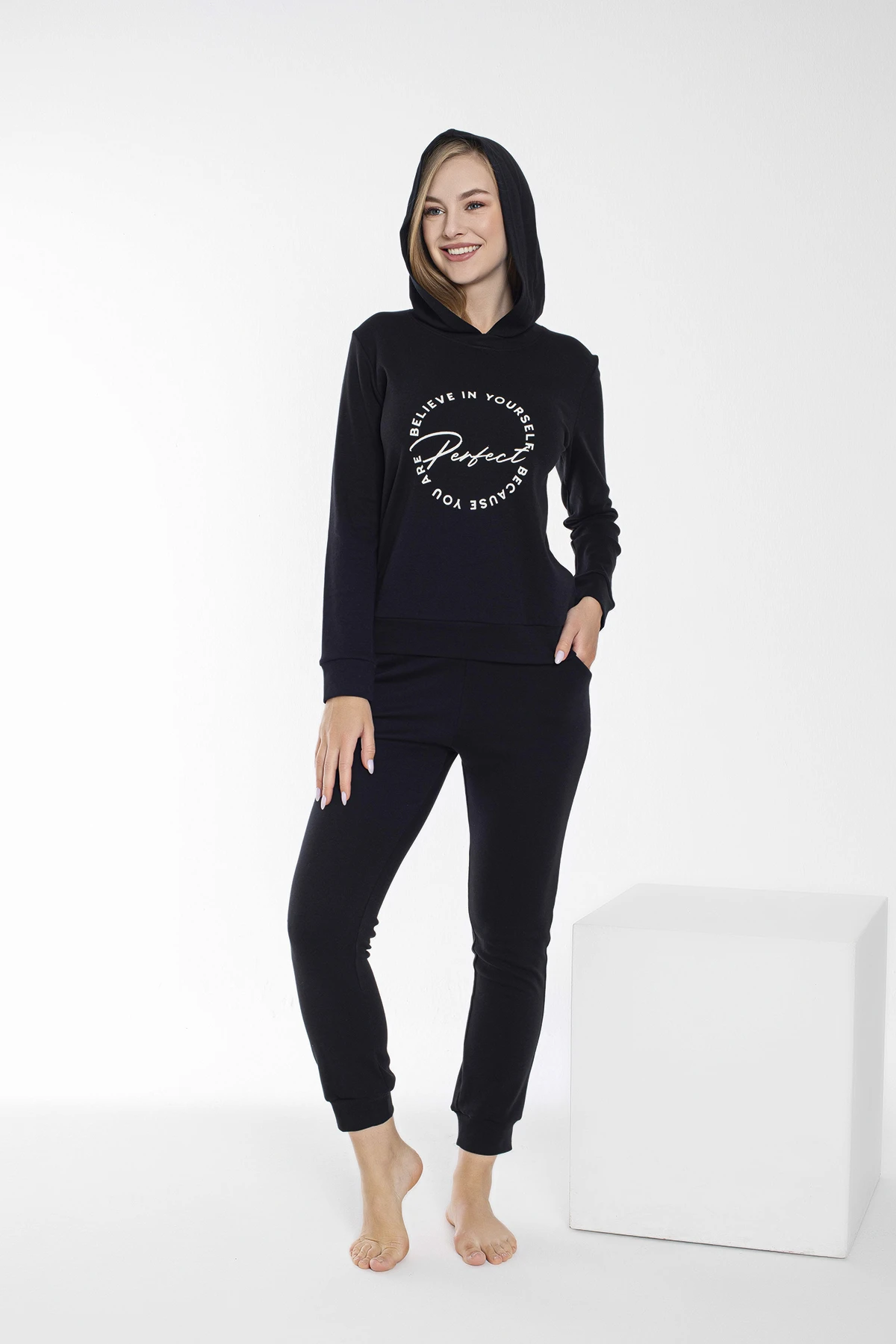 KADIN İNTERLOK ÖNÜ BASKILI KAPÜŞONLU PİJAMA C840-618