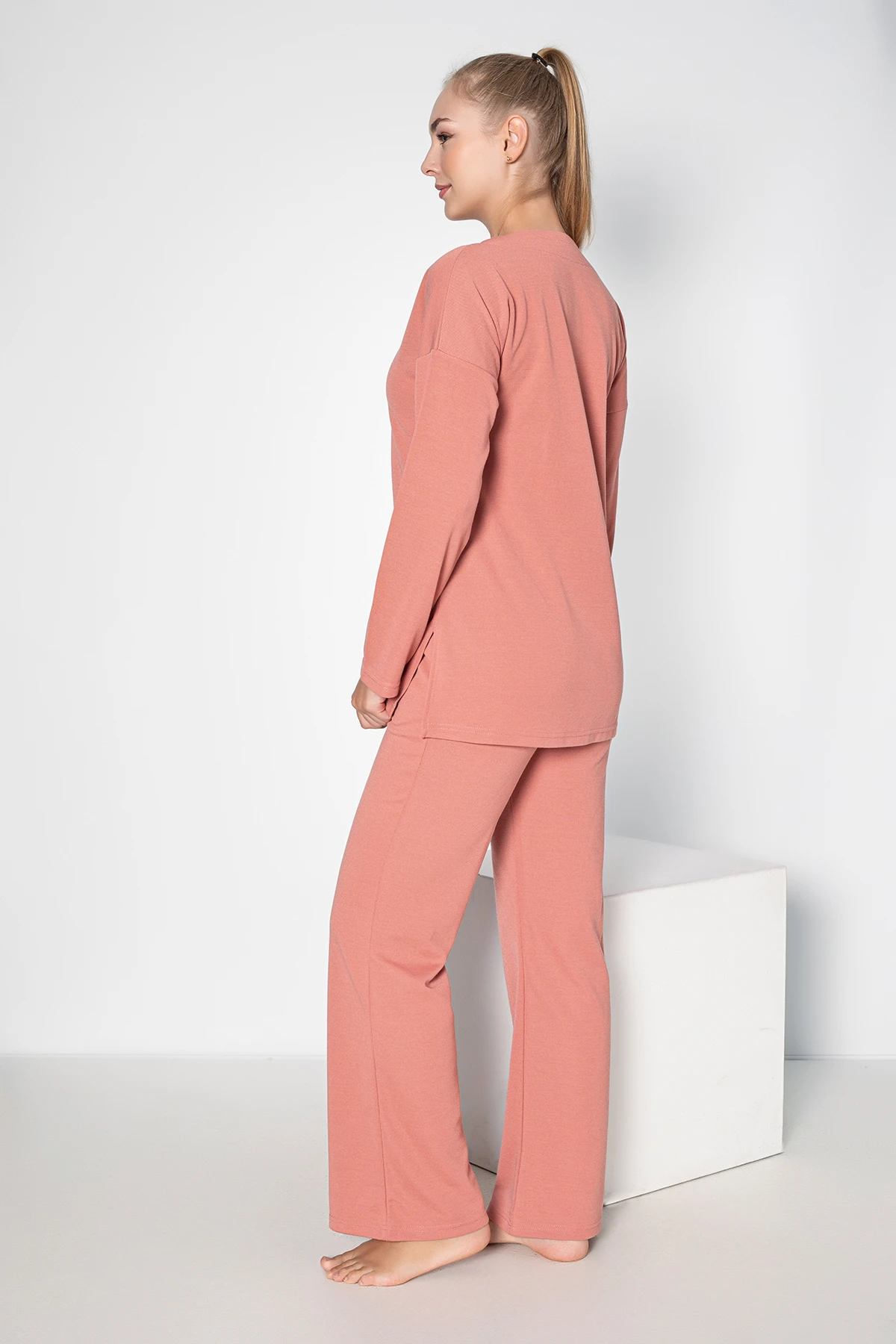 KADIN V YAKA UZUNKOLLU PİJAMA TAKIM C840-845