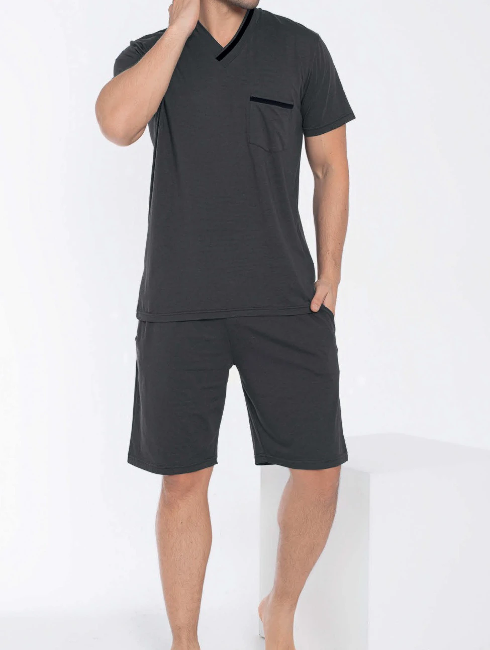 Erkek Modal V Yaka Kısakol Short C940-106