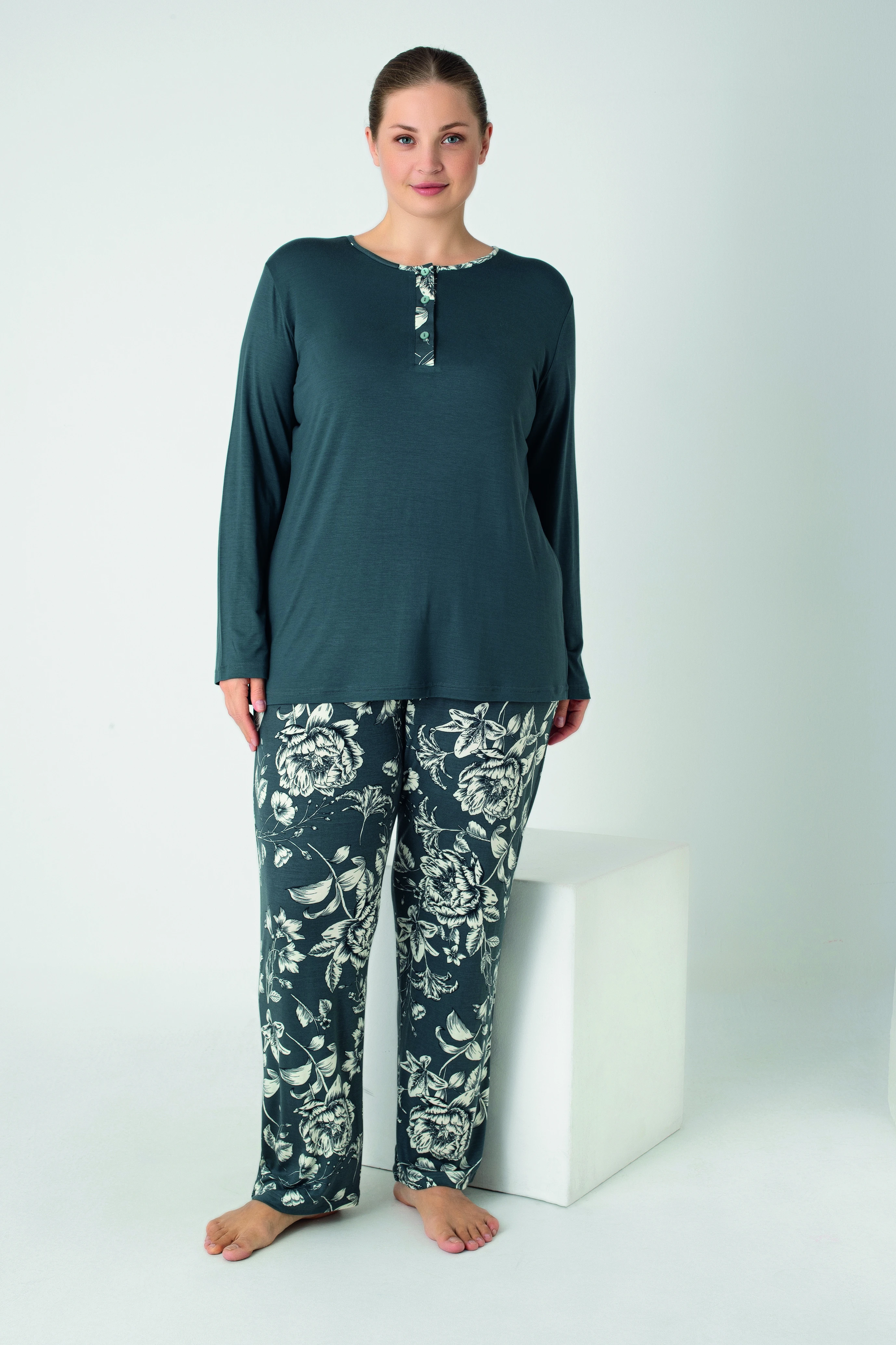 Kadın Battal Viskon Patlı Uzunkol Pijama Takım C840-912