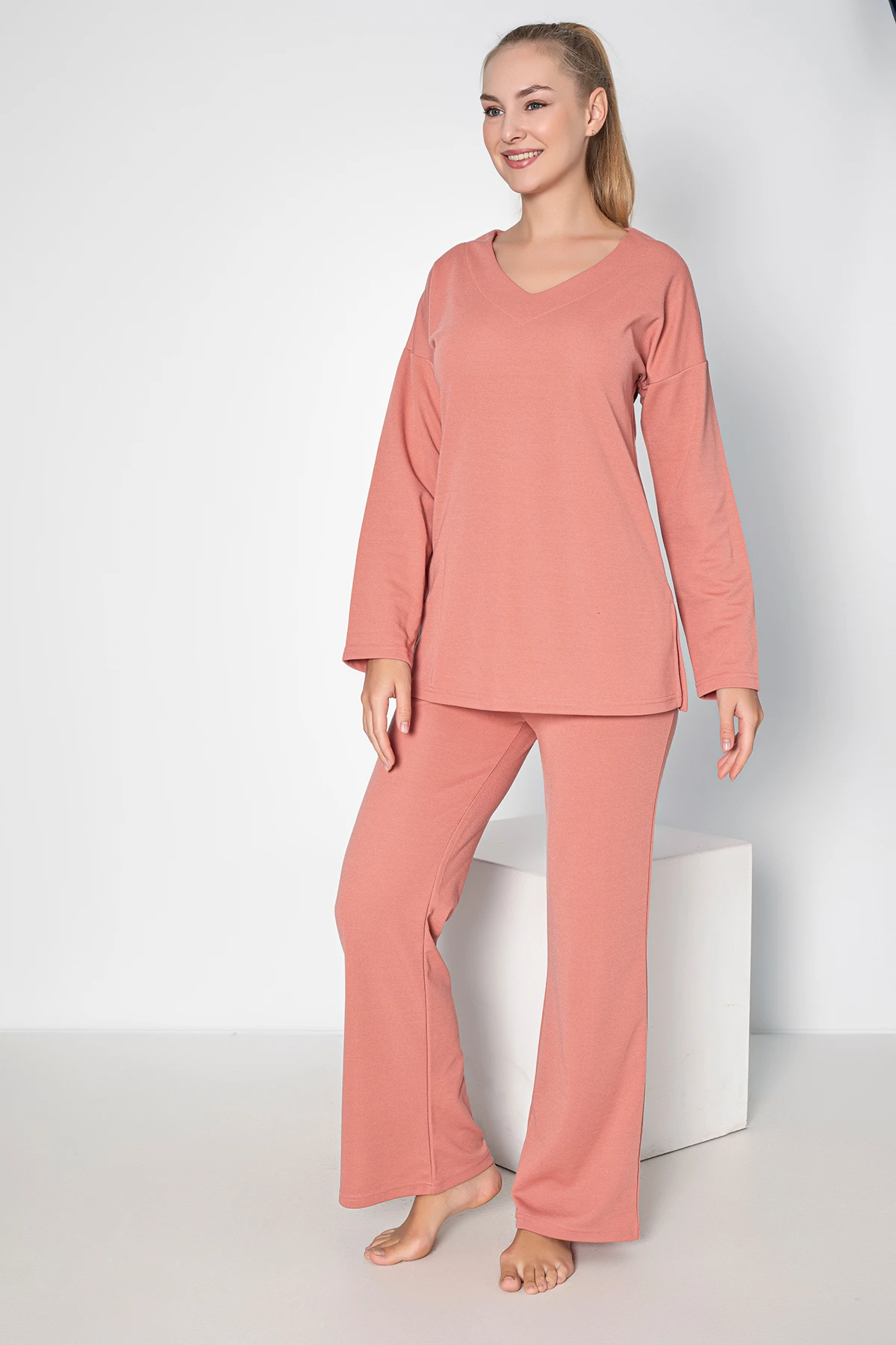KADIN V YAKA UZUNKOLLU PİJAMA TAKIM C840-845