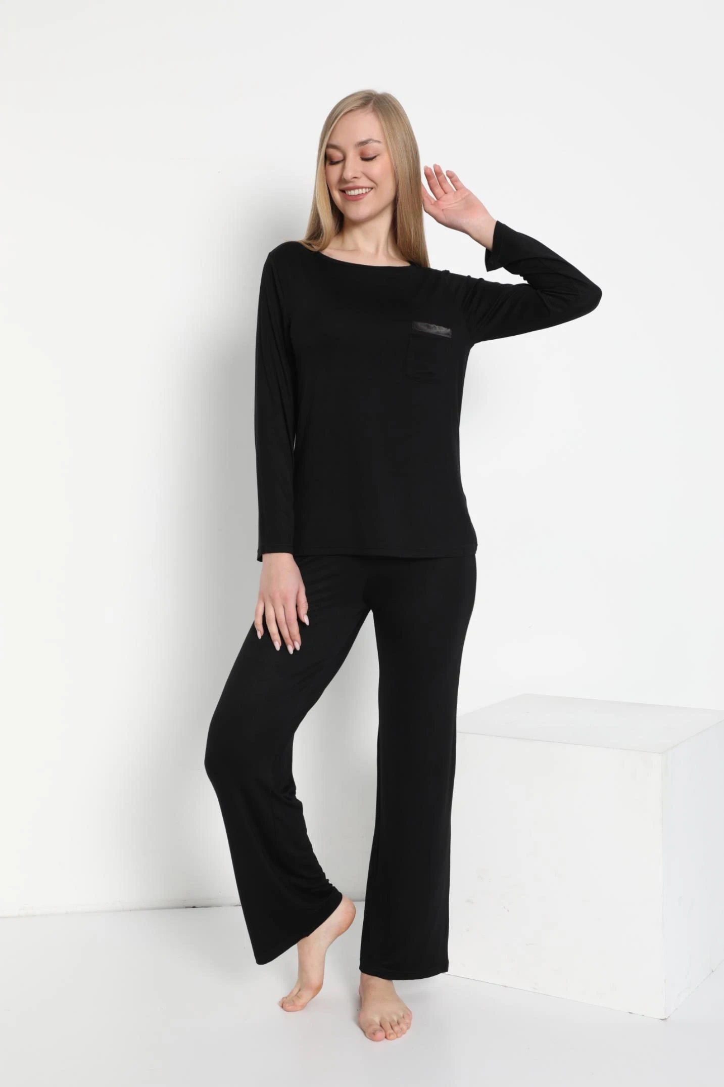 KADIN VİSKON SATEN BİYELİ BİSİKLET YAKA UZUNKOL PİJAMA C840-539