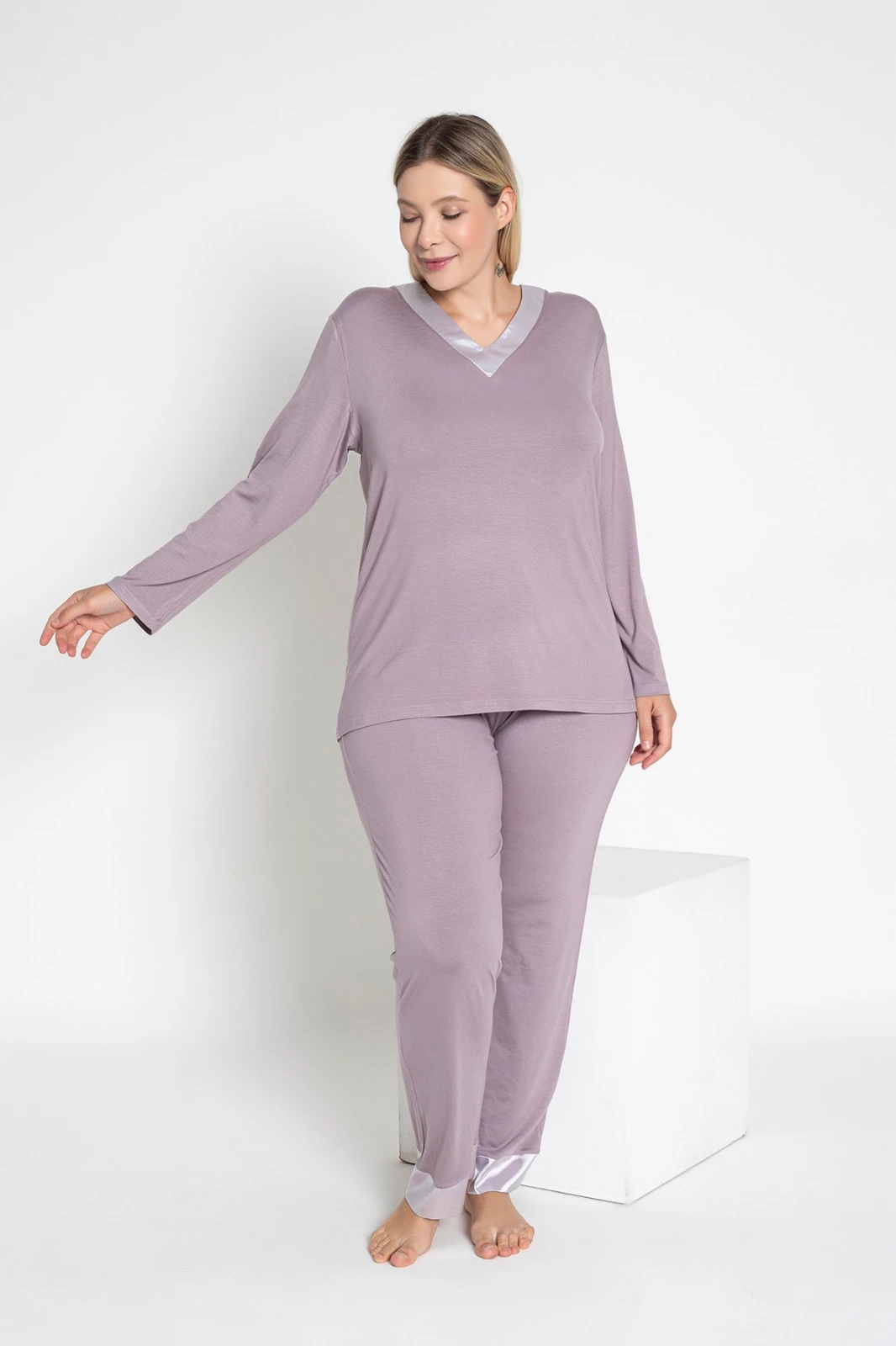 Kadın Battal Viskon V Yaka Uzunkol Pijama Takımı C840-817